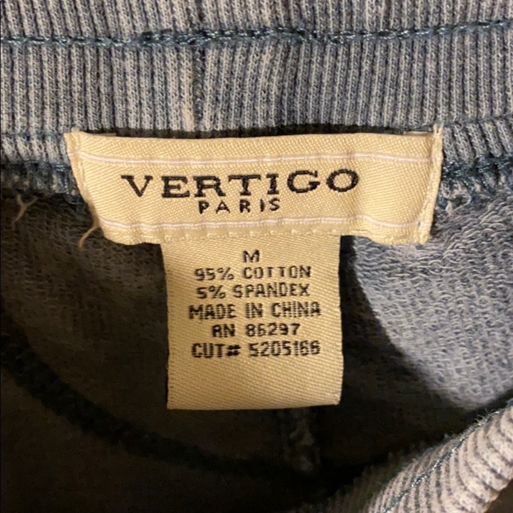 Adorable Vertigo Capris ButterflyDetail Sweatpants - Picture 7 of 8